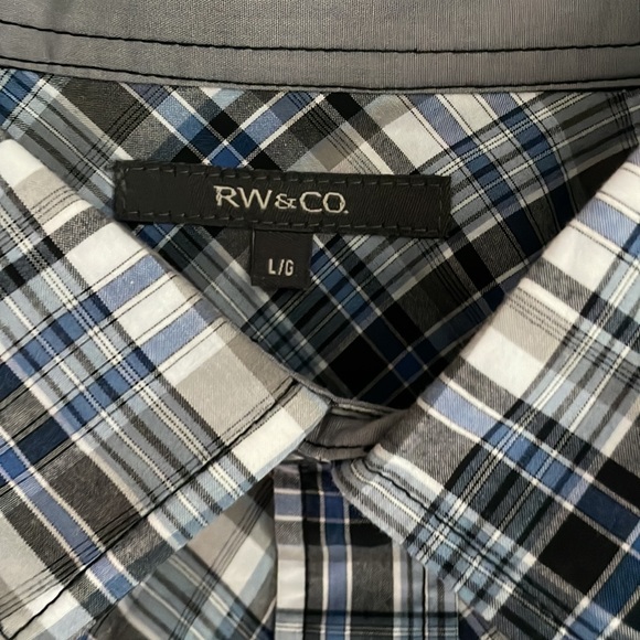 Blue and grey RW&CO dress shirt. Size large - Picture 2 of 3